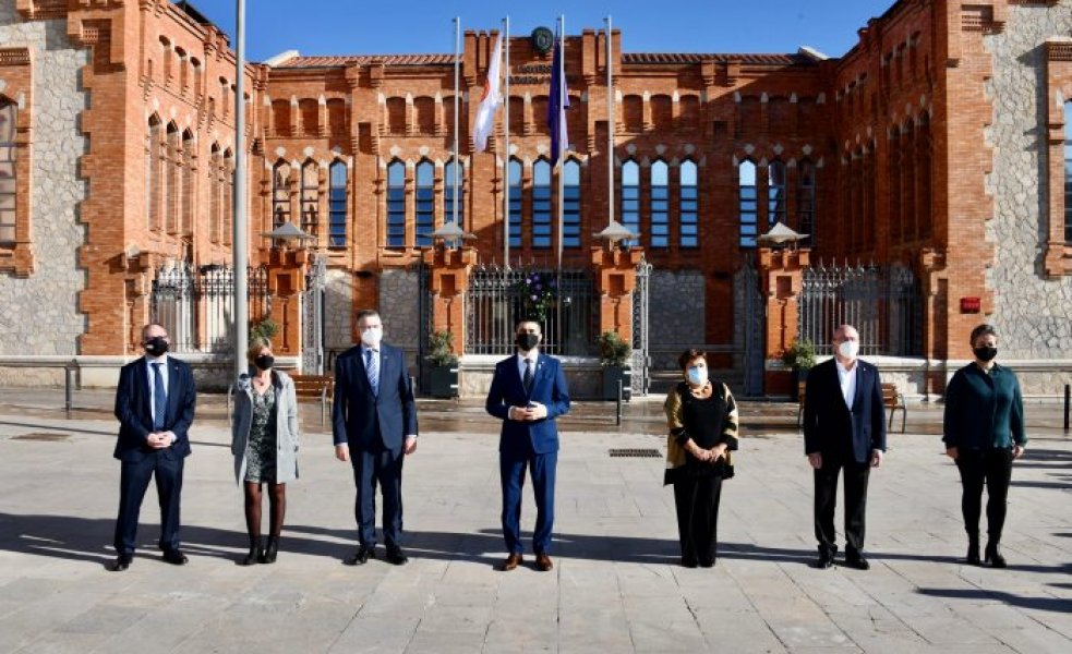 Una imatge de la presentació del projecte davant del rectorat de la URV. FOTO: CEDIDA.