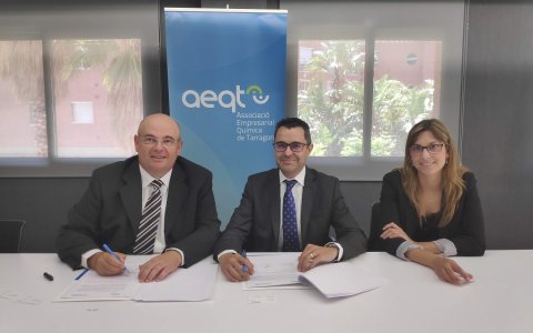 L'acord s'ha signat a la seu de l'AEQT. FOTO: CEDIDA.