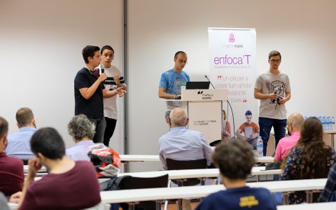 L’Escola TIC és un exemple de com el sector fa un pas endavant per formar  els professionals que necessita.