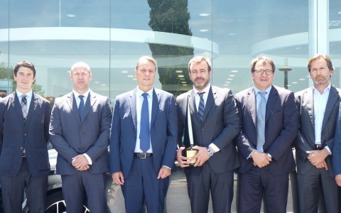 El gerente, Fèlix Nicolàs, con el presidente de Ford España, Jesús Alonso, y otros miembros del staff.