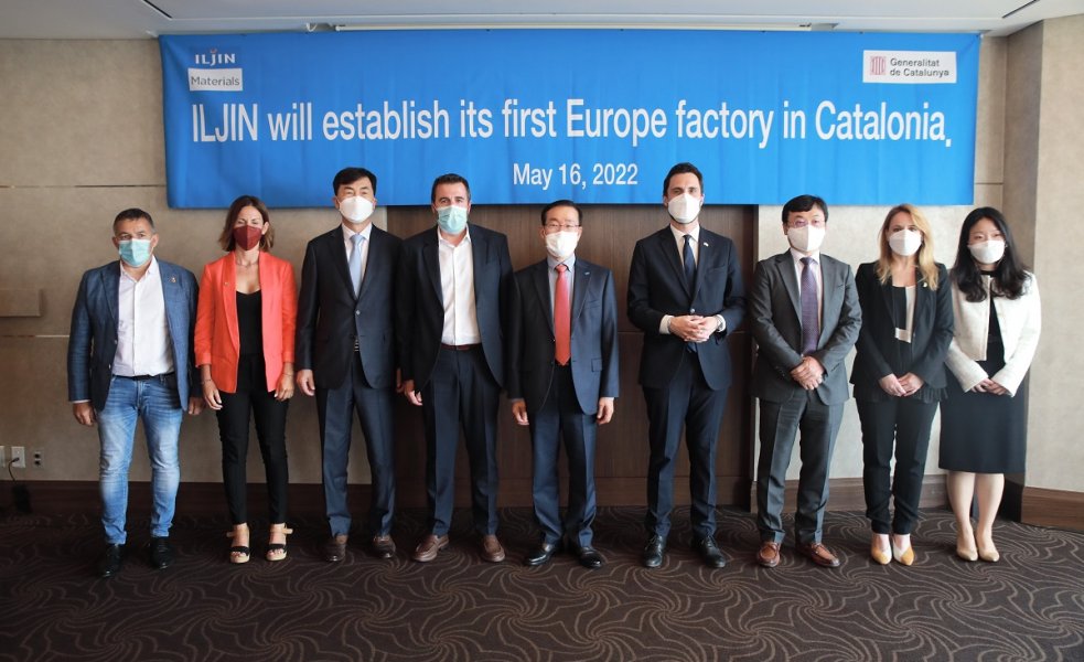 La delegación de la Generalitat con representantes de Iljin