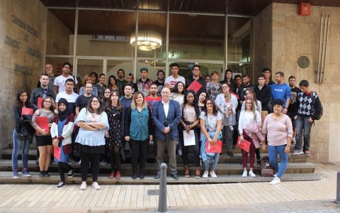 Aquest dilluns, en un acte realitzat a la sala d'actes de la corporació, s'han lliurat els diplomes a la cinquantena d'alumnes que han finalitzat els itineraris. FOTO: CEDIDA.