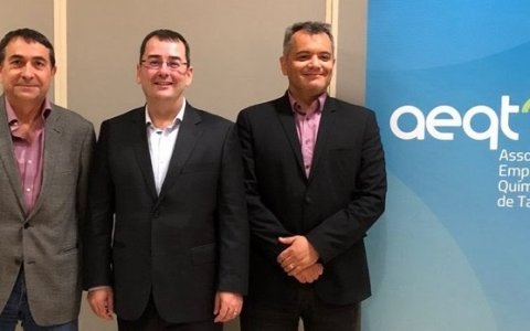 El nou president de l'AEQT, Jaume Sariol, al centre de la imatge; acompanyat per Josep Francesc Font, a l'esquerra, i Rodrigo Cannaval, a la dreta. FOTO: CEDIDA.