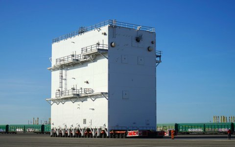 Una imatge de la planta de gas que s'està construint al Port de Tarragona. FOTO: CEDIDA.
