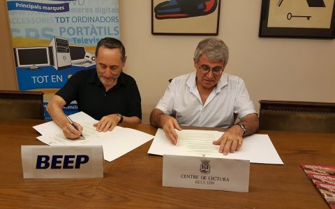 Jaume Massó, president del Centre de Lectura, i Andreu Rodríguez Valveny, president de Ticnova Quality Team SL. FOTO: CEDIDA.