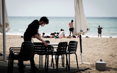 La caída del turismo impacta en sectores como la restauración.